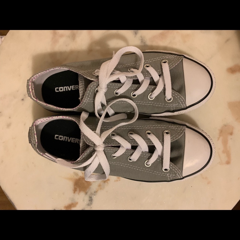 Grey converse with purple polka dot detailing - Picture 2 of 4
